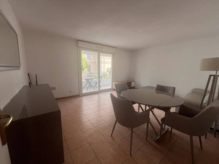 3 PIECES MEUBLE AVEC TERRASSE — photo 1