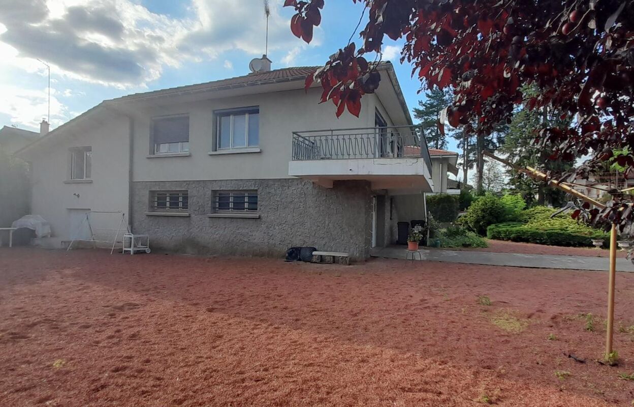 maison 4 pièces 106 m2 à vendre à Feurs (42110)