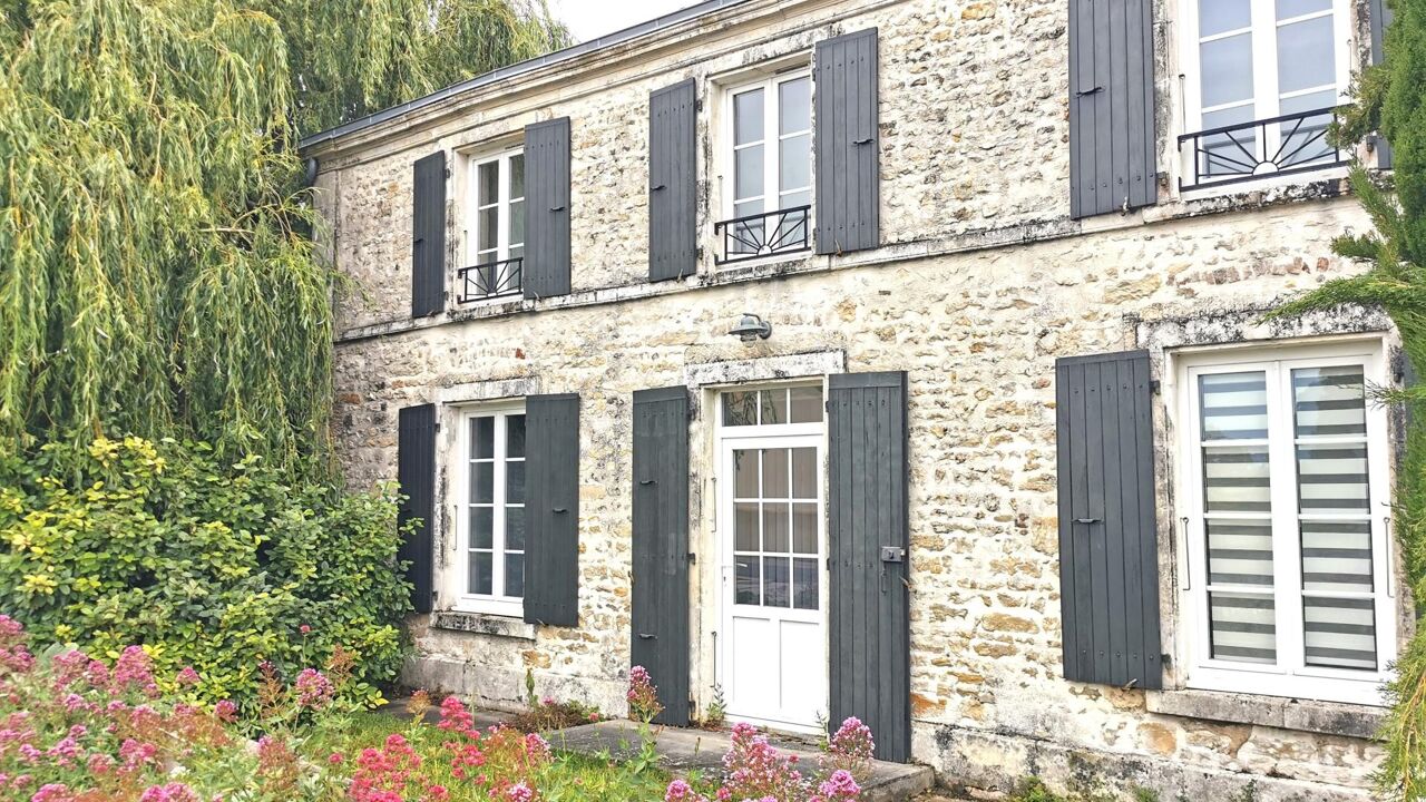 maison 6 pièces 195 m2 à vendre à Sainte-Soulle (17220)