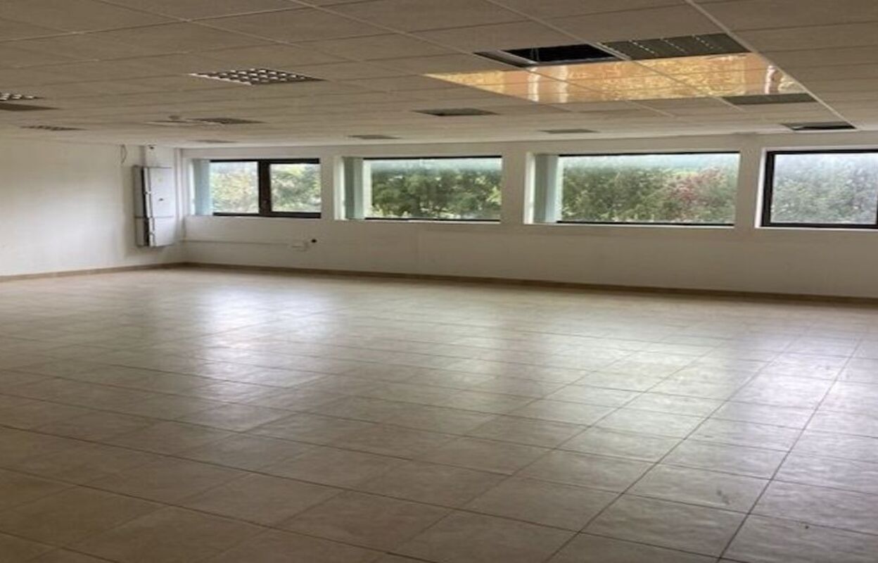 bureau  pièces 115 m2 à vendre à Besançon (25000)