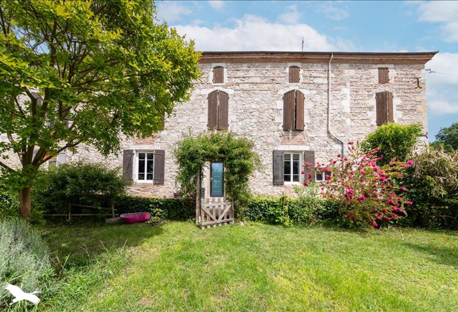 Maison en pierre de 9 pièces principales — photo 1