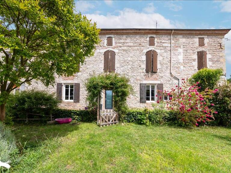 Maison en pierre de 9 pièces principales — photo 1