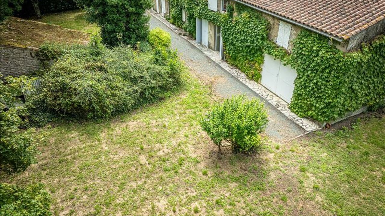 maison 9 pièces 268 m2 à vendre à Saint-Pierre-d'Amilly (17700)