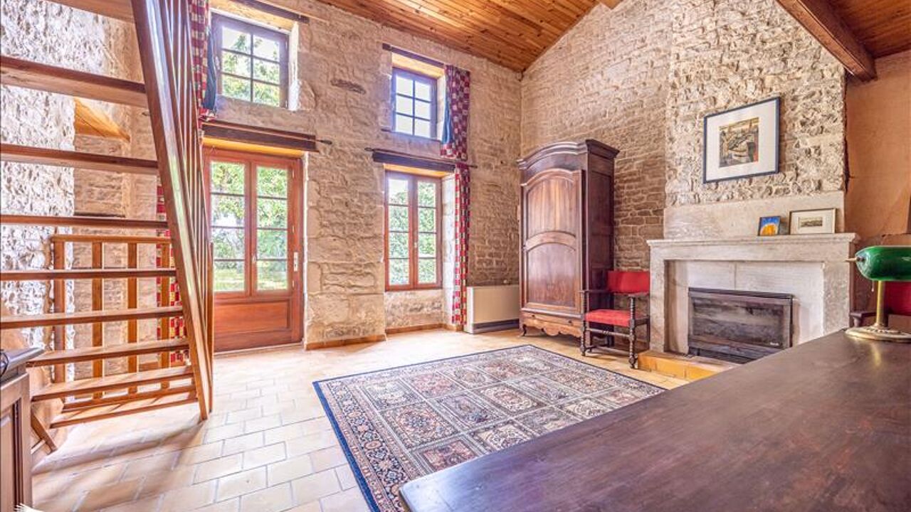 maison 9 pièces 268 m2 à vendre à Saint-Pierre-d'Amilly (17700)