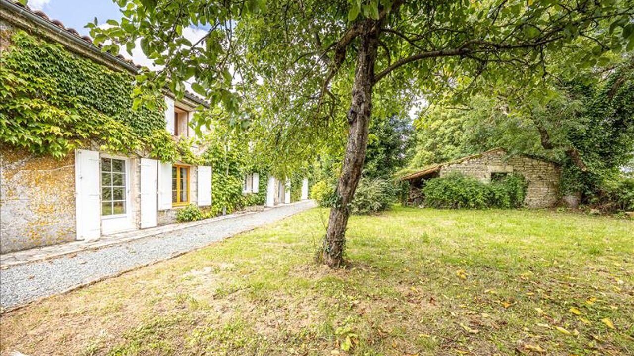 maison 9 pièces 268 m2 à vendre à Saint-Pierre-d'Amilly (17700)