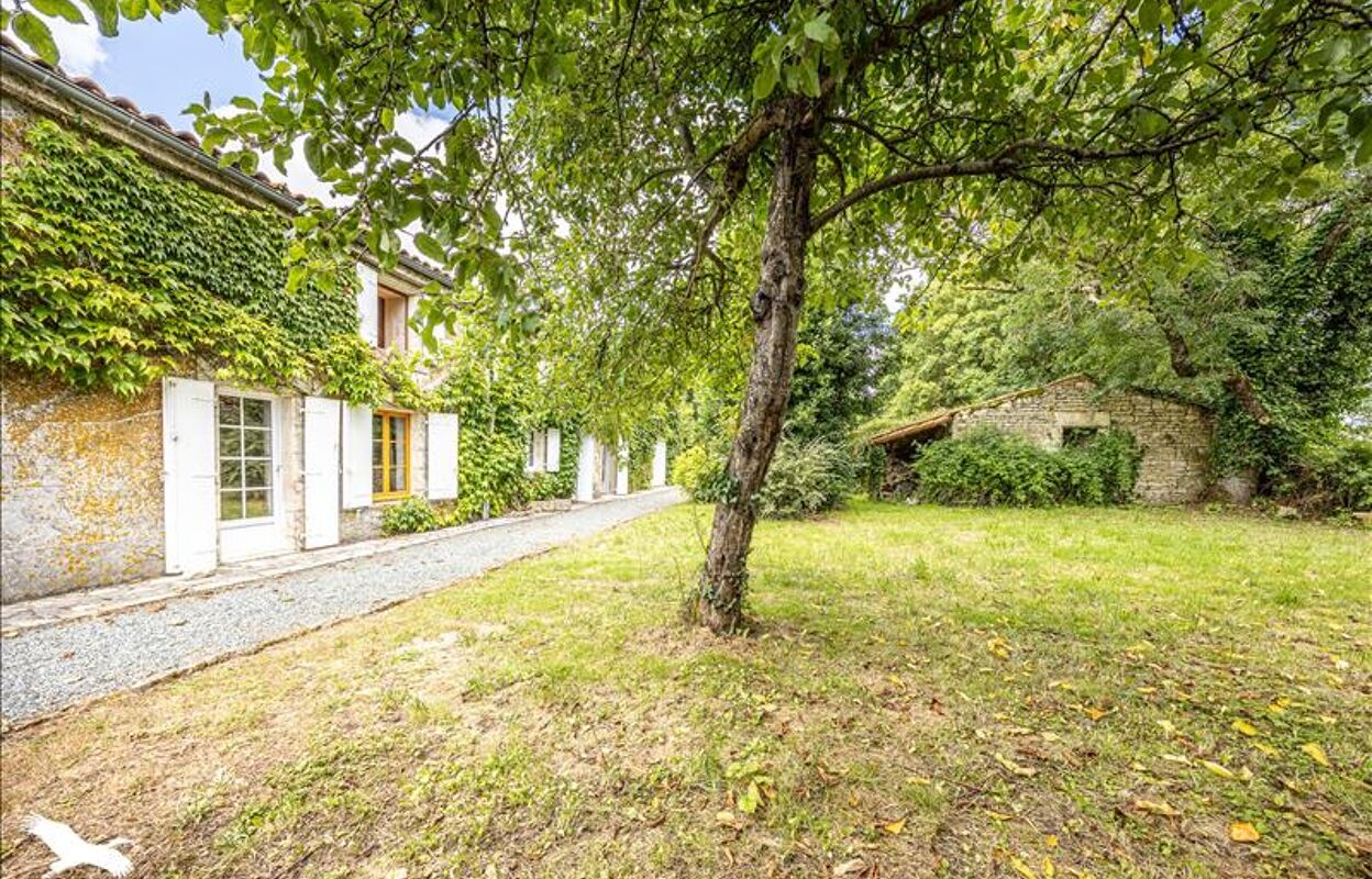 maison 9 pièces 268 m2 à vendre à Saint-Pierre-d'Amilly (17700)