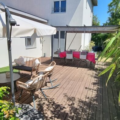 Maison 7 pièces 207 m²