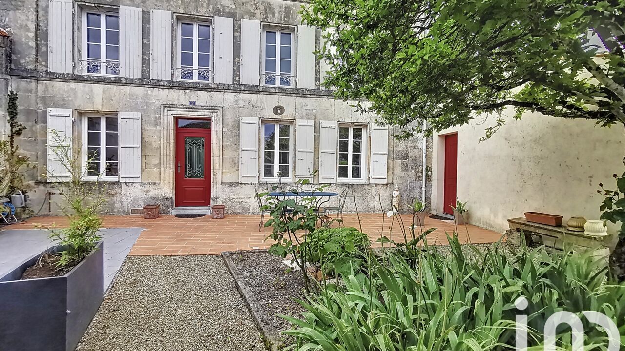 maison 5 pièces 157 m2 à vendre à Saint-Même-les-Carrières (16720)