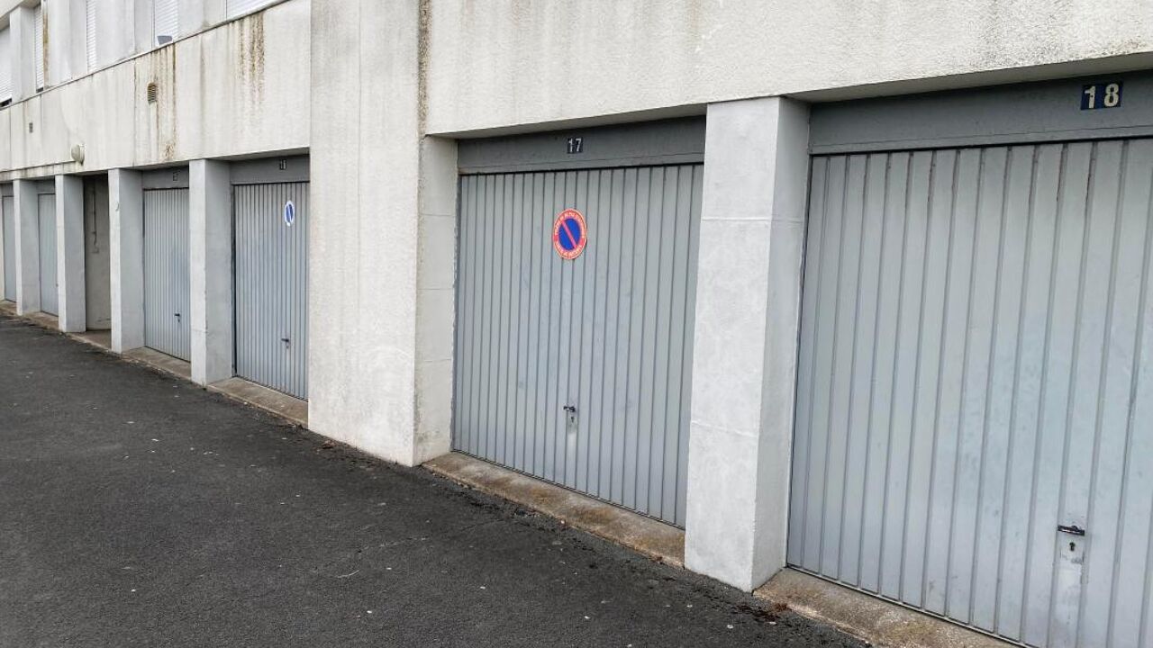 garage  pièces 17 m2 à vendre à La Rochelle (17000)