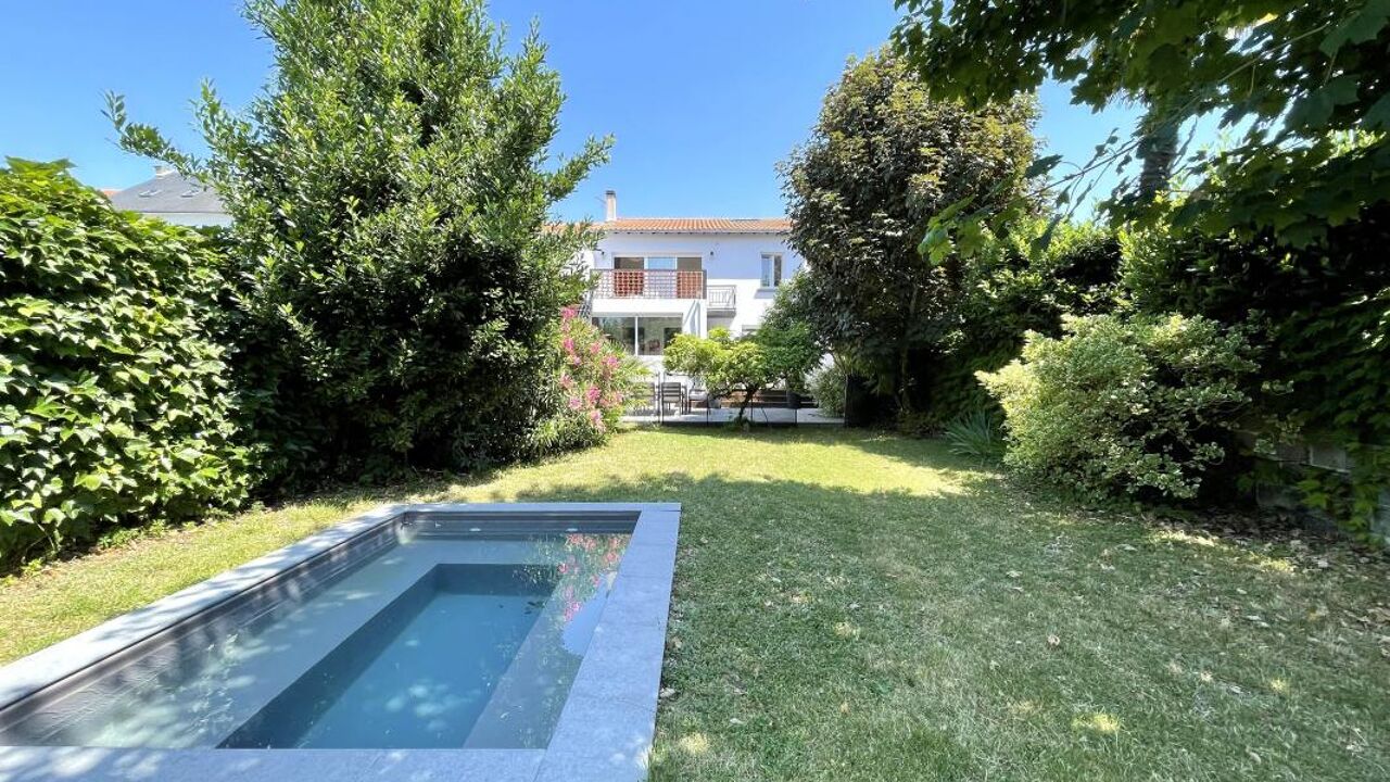 maison 6 pièces 185 m2 à vendre à La Rochelle (17000)