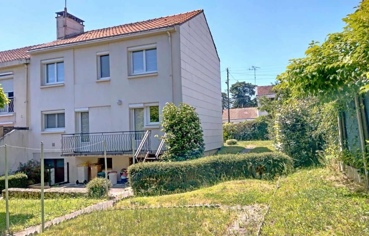 maison 6 pièces 106 m2 à vendre à Cholet (49300)