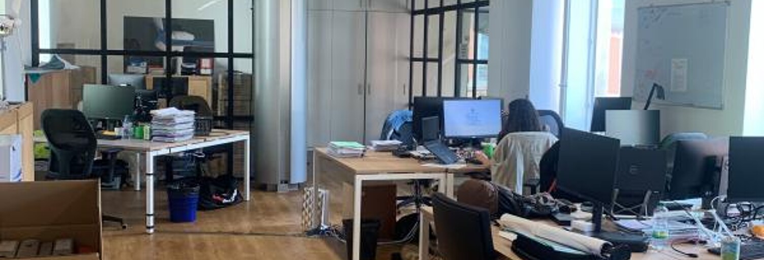 Bureau   m² à louer à Nîmes (30900)