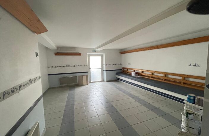 Immeuble de rapport avec 3 locaux pro et 3 appartements — photo 3
