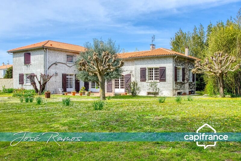 Villa / Maison 9 pièces  à vendre Tonnay-Charente 17430