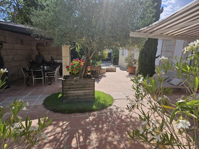MAISON AVEC JARDIN ET GARAGE A SAINTES — photo 1