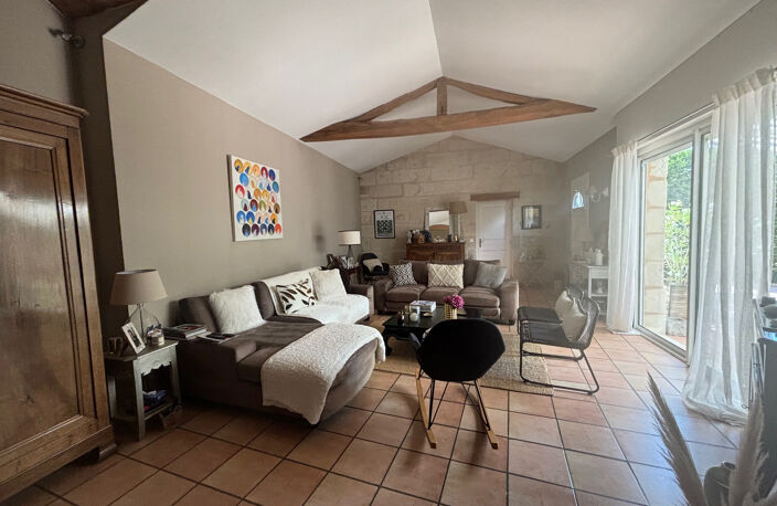 MAISON AVEC JARDIN ET GARAGE A SAINTES — photo 4