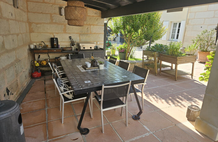 MAISON AVEC JARDIN ET GARAGE A SAINTES — photo 5