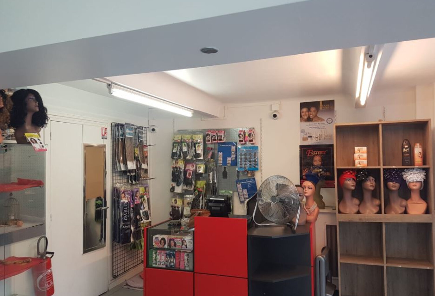 VENTE A COLOMBES: MURS ET FONDS LOCAL COMMERCIAL — photo 1