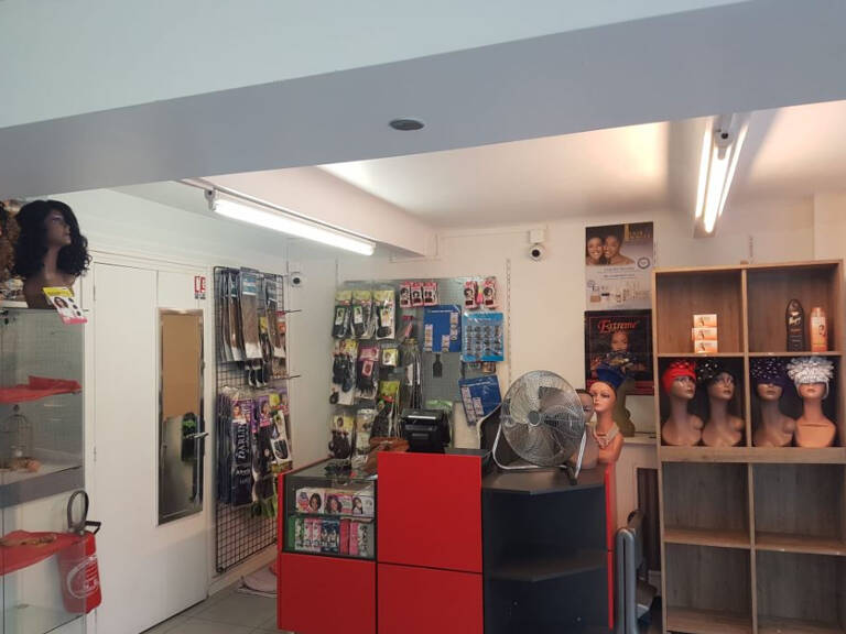 VENTE A COLOMBES: MURS ET FONDS LOCAL COMMERCIAL — photo 1