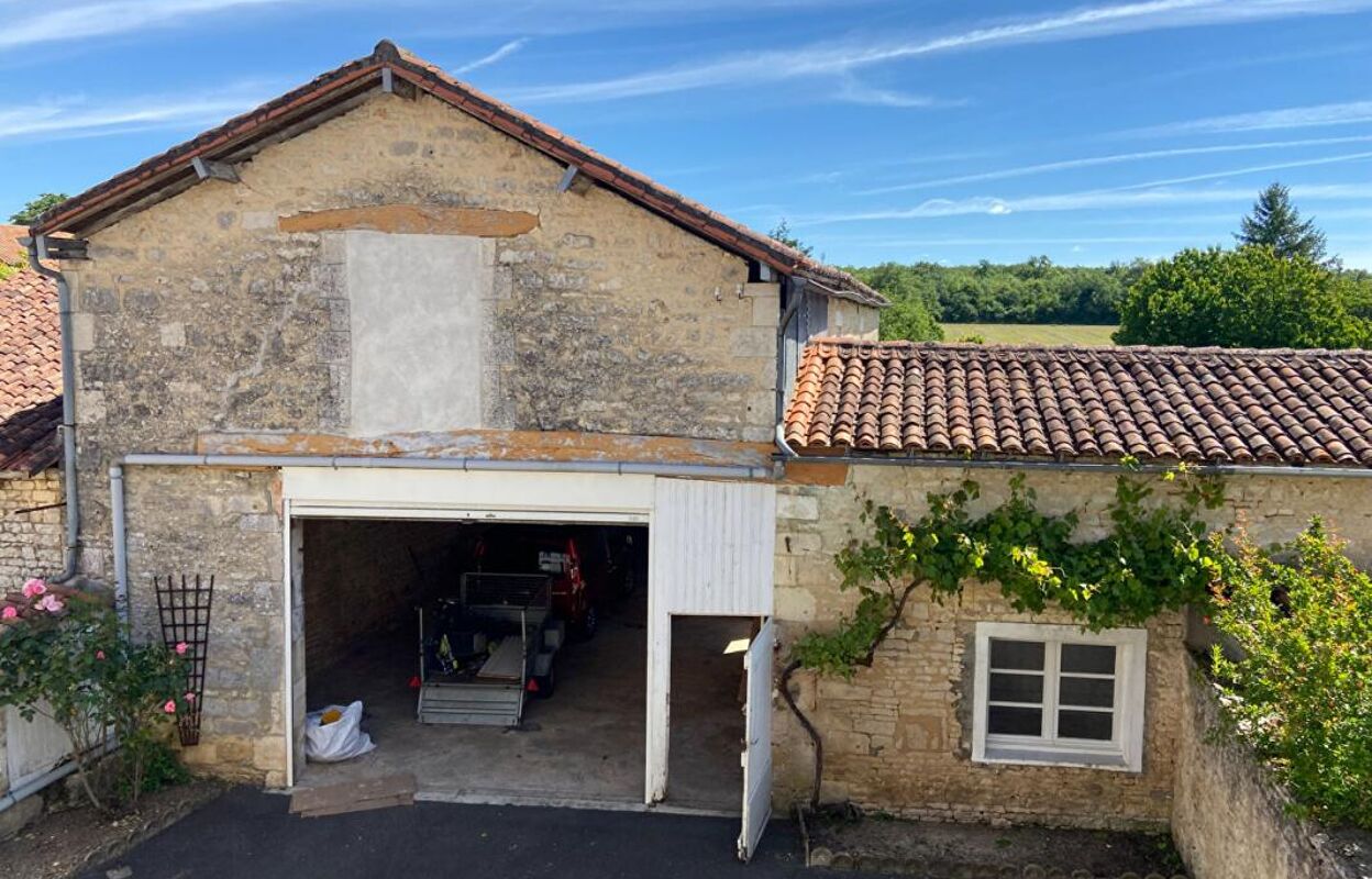 maison 6 pièces 163 m2 à vendre à Aunac-sur-Charente (16460)