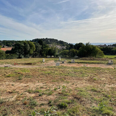 Local industriel  124000 €