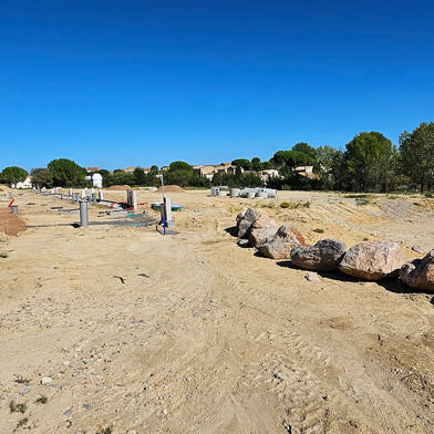 Local industriel  111600 €