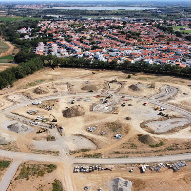 Local industriel  172000 €