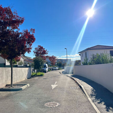 Local industriel  220000 €