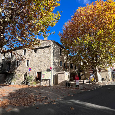 Local industriel  369000 €