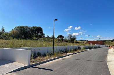 Local industriel  122900 €