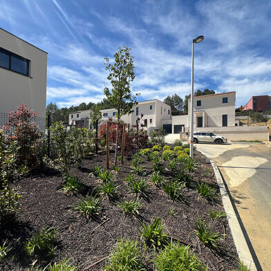 Local industriel  285000 €