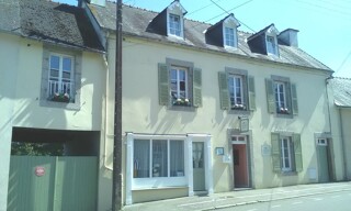 Maison 8 Pièces 252 m² à vendre à Châteauneuf-du-Faou (29520)