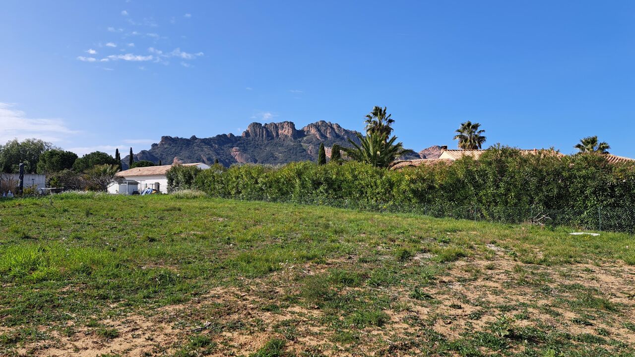 terrain  pièces 1039 m2 à vendre à Roquebrune-sur-Argens (83520)