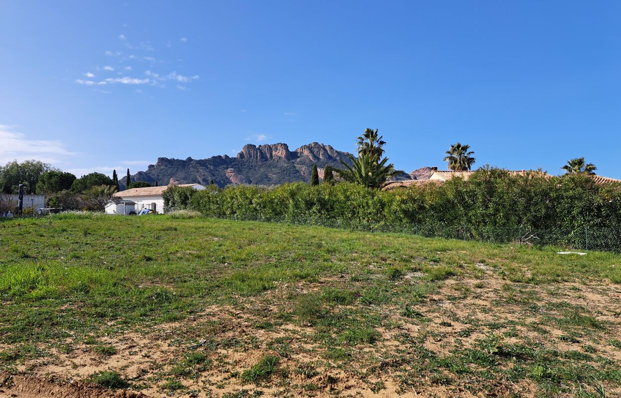 terrain  pièces 1039 m2 à vendre à Roquebrune-sur-Argens (83520)