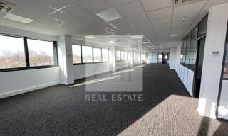 Bureau  242 m² à louer à Meyzieu (69330)