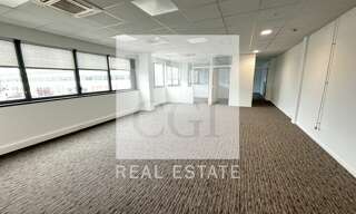 Bureau  115 m² à louer à Meyzieu (69330)