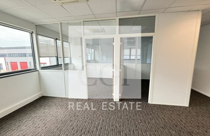 BUREAUX à LOUER — photo 2