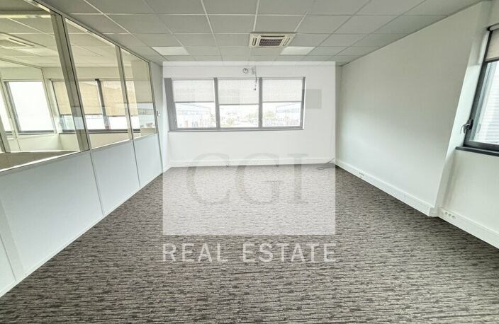 BUREAUX à LOUER — photo 4