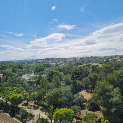 Appartement 5 pièces 1090 €