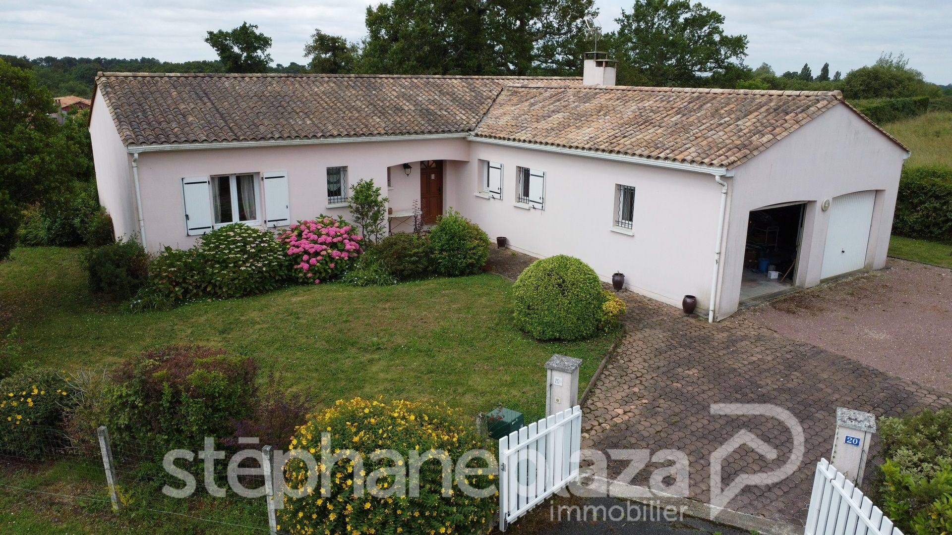 Villa / Maison 4 pièces  à vendre Montendre 17130