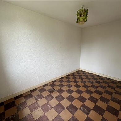 Appartement 4 pièces 32200 €