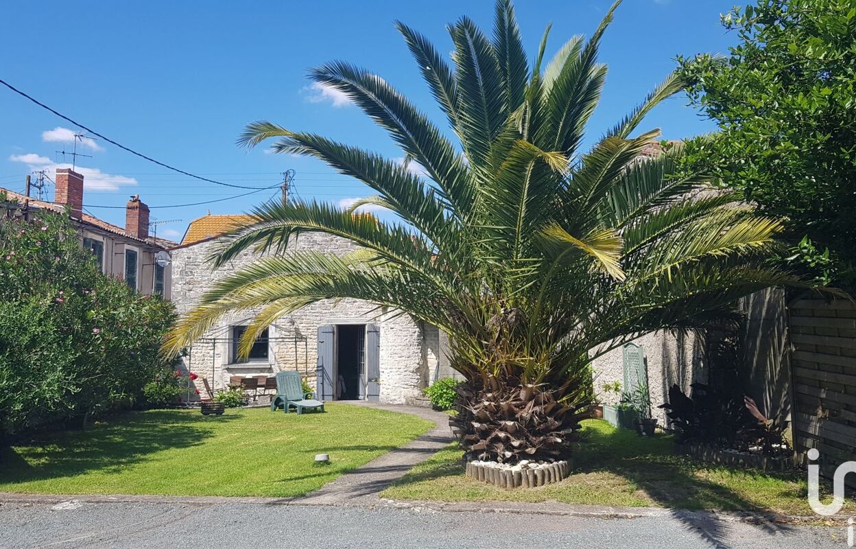 maison 5 pièces 143 m2 à vendre à Forges (17290)