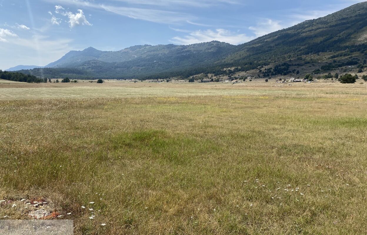 terrain  pièces 2360 m2 à vendre à Gréolières (06620)