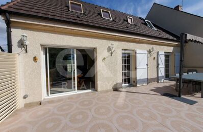 vente maison 240 000 € à proximité de La Neuville-sur-Essonne (45390)