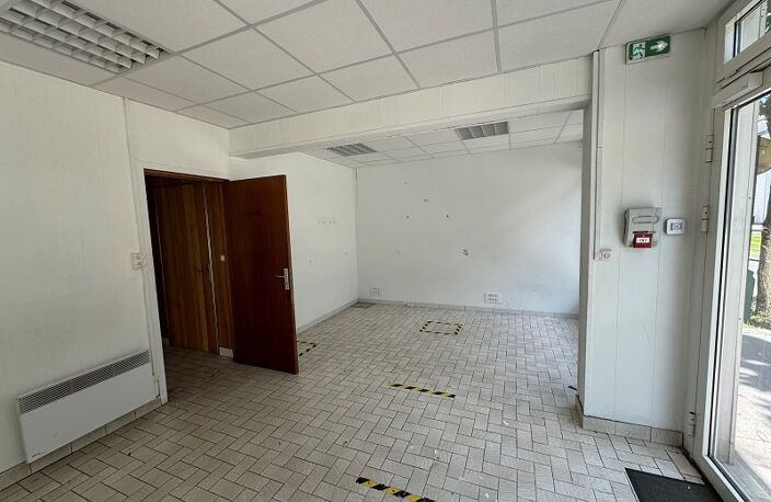 Commerce VALENCIENNES — photo 3