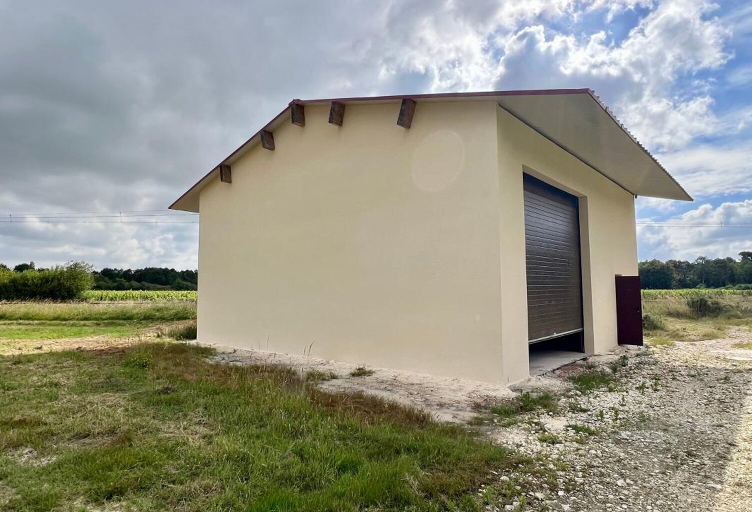 Bien Commercial À Vendre — photo 1