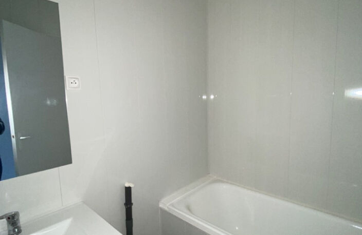 APPARTEMENT T2 A LOUER CASTELJALOUX — photo 4