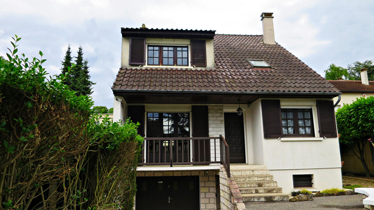 maison 7 pièces 110 m2 à vendre à Noisy-le-Grand (93160)