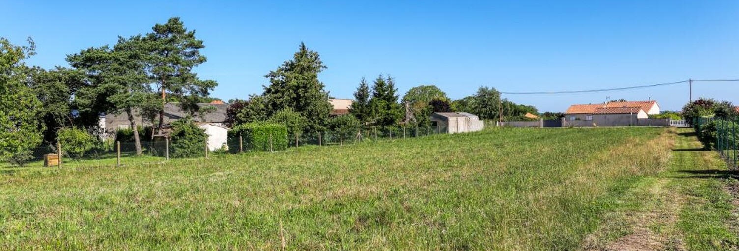 Terrain  1980 m² à vendre à Saint-Martin-la-Pallu (86380)
