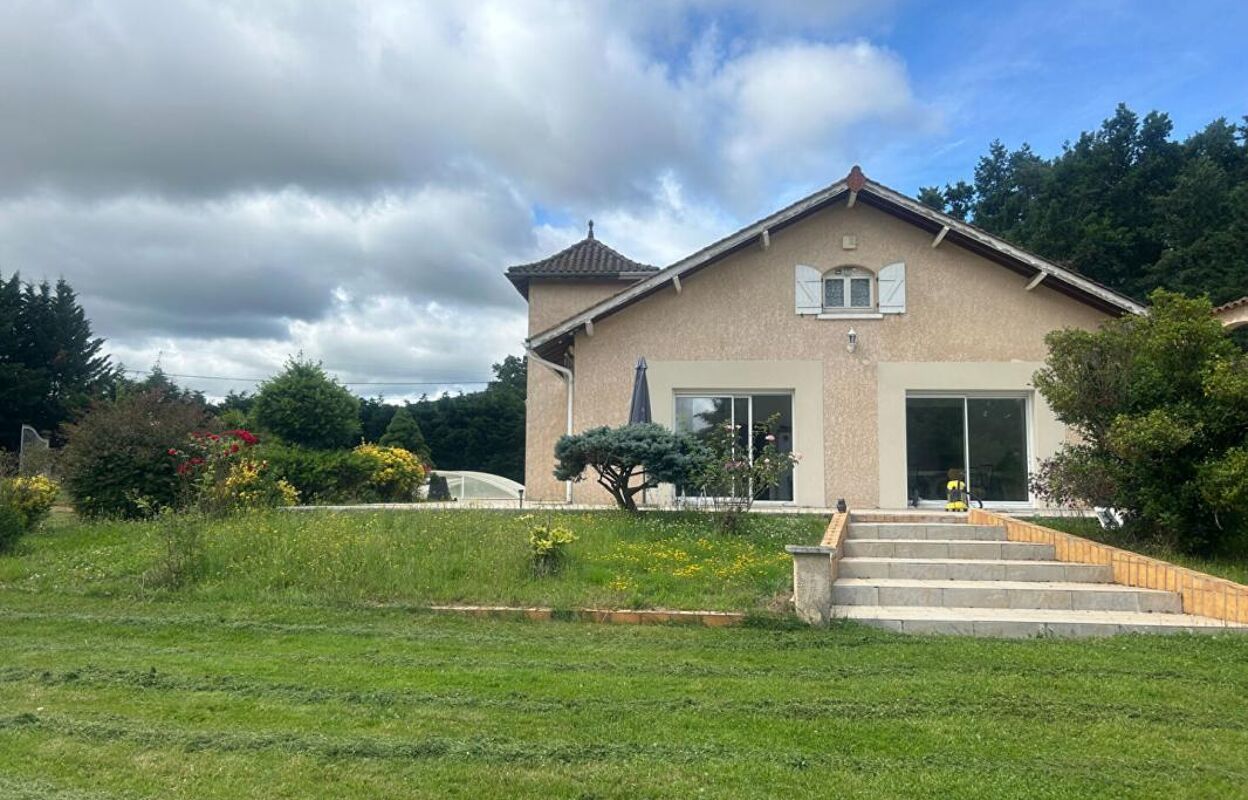 maison 6 pièces 210 m2 à vendre à Saint-Alban-les-Eaux (42370)